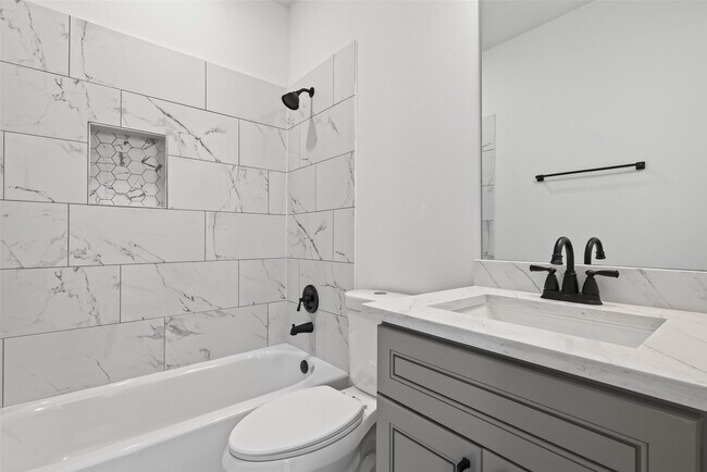 Building Photo - 702 Sonfield Dr