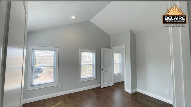 Building Photo - Cozy Country Living