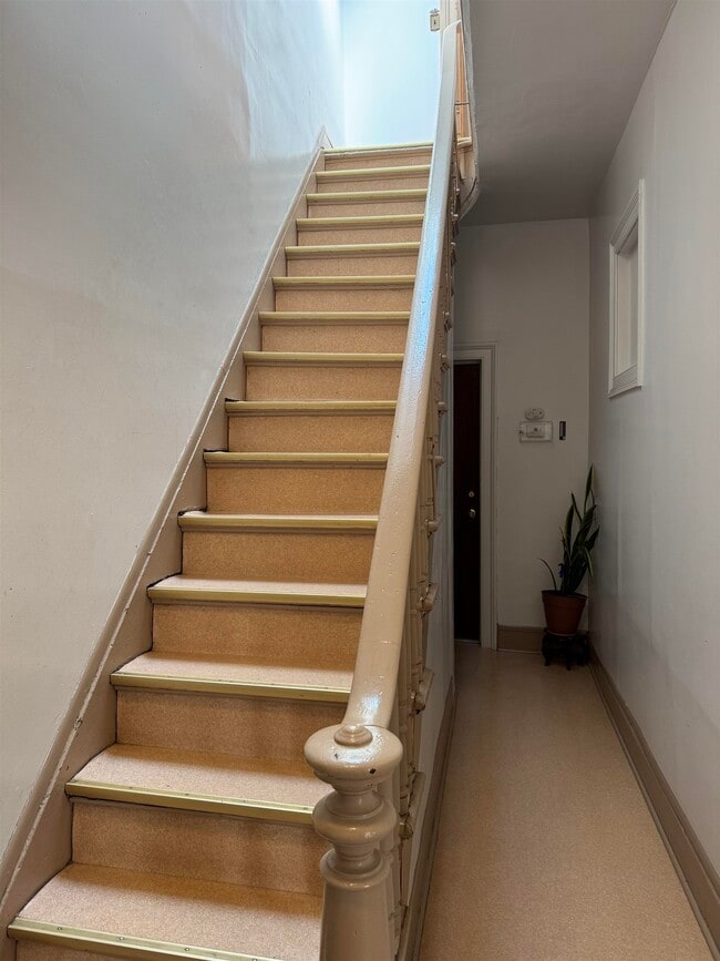 Building Photo - 132 43rd St