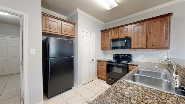 Building Photo - 211 Forest Dr Loop