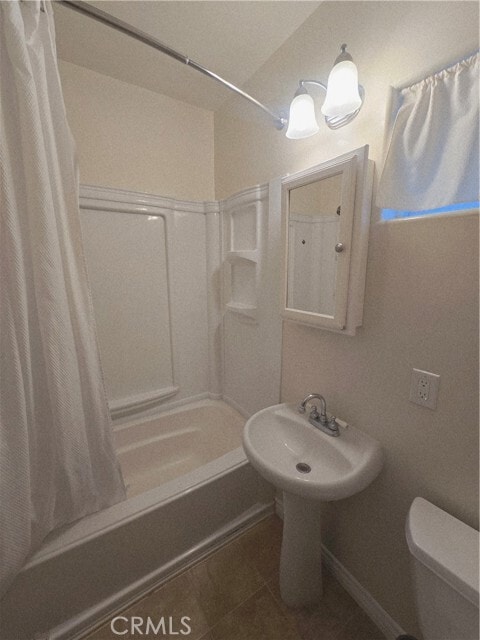 Building Photo - 515 S Helberta Ave