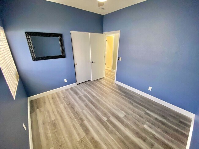 Building Photo - BEAUTIFUL 3 BEDROOM 2 FULL BATHS SINGLE ST...