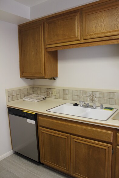 Building Photo - 103 Bristol Rd