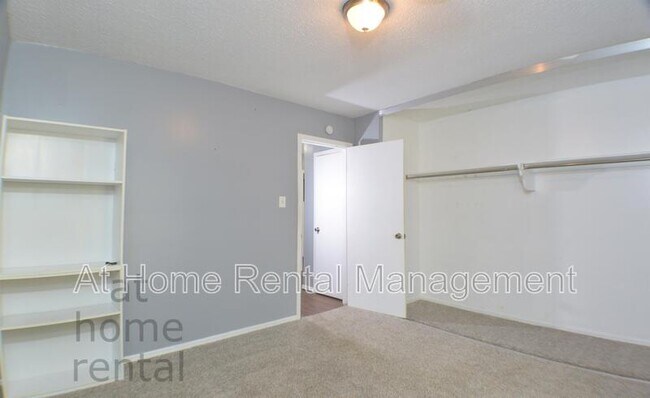 Building Photo - 4707 S Fulton Pl