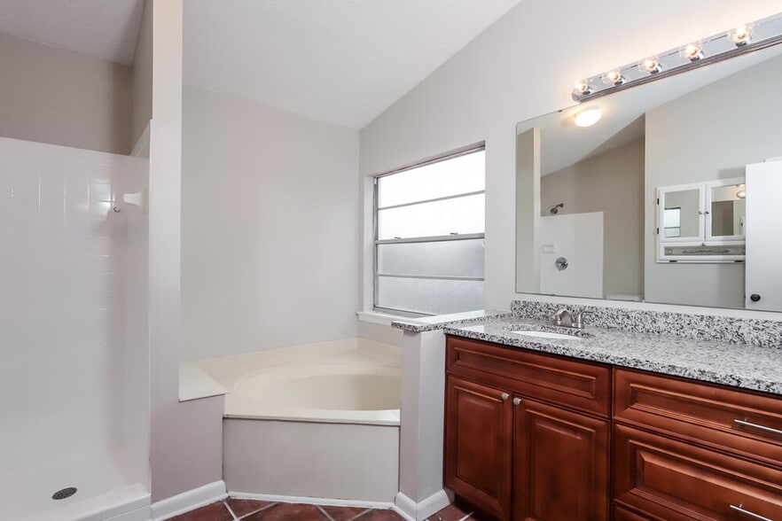 Building Photo - 1012 Cameo Crest Ln