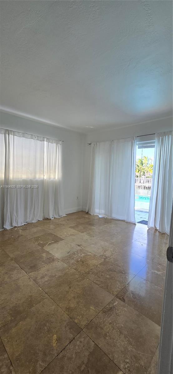 Building Photo - 2185 NE 123rd St