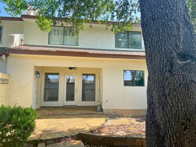 Building Photo - Move-In Special. 1 Month Free Rent with a 12-month lease