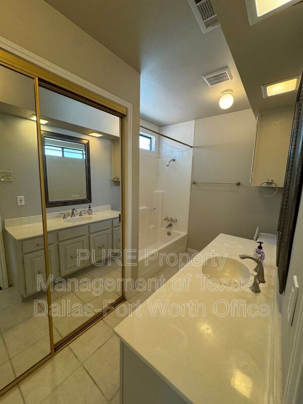 Building Photo - 6308 Winton St