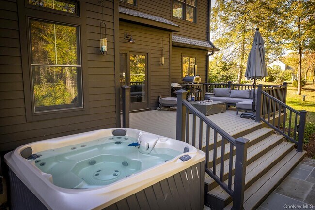 Building Photo - 46 Will Tremper Dr