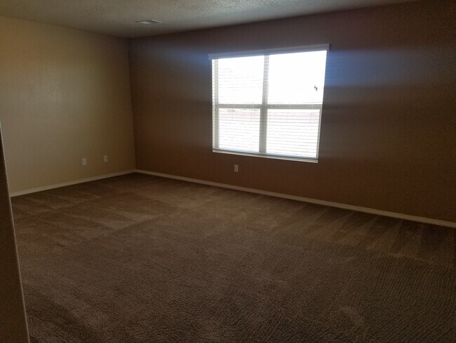 Building Photo - Stunning 5 Bedroom 2 Story Home. Coming soon!