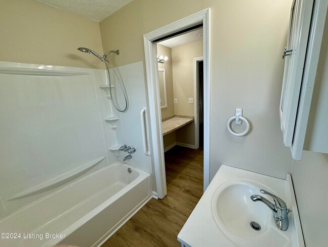 Building Photo - 8413 Cloverport Dr