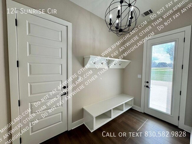 Building Photo - 124 Sunrise Cir