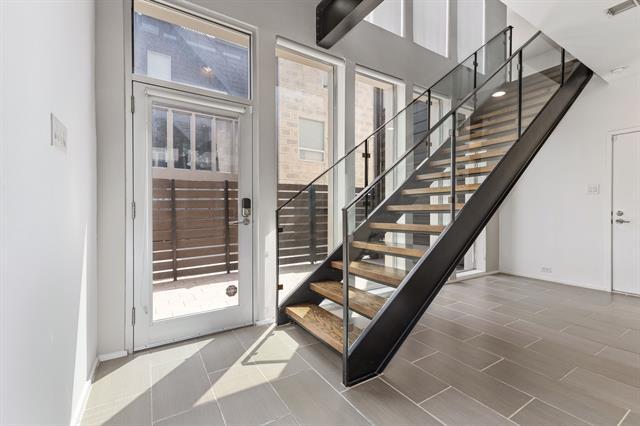 Building Photo - 4206 Buena Vista St