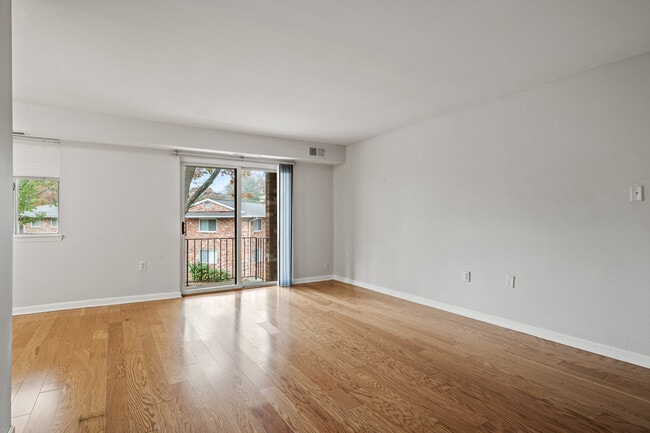 Building Photo - 203 Victor Pkwy