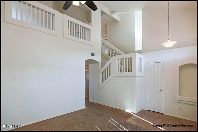 Building Photo - 1345 Fito Hernandez St