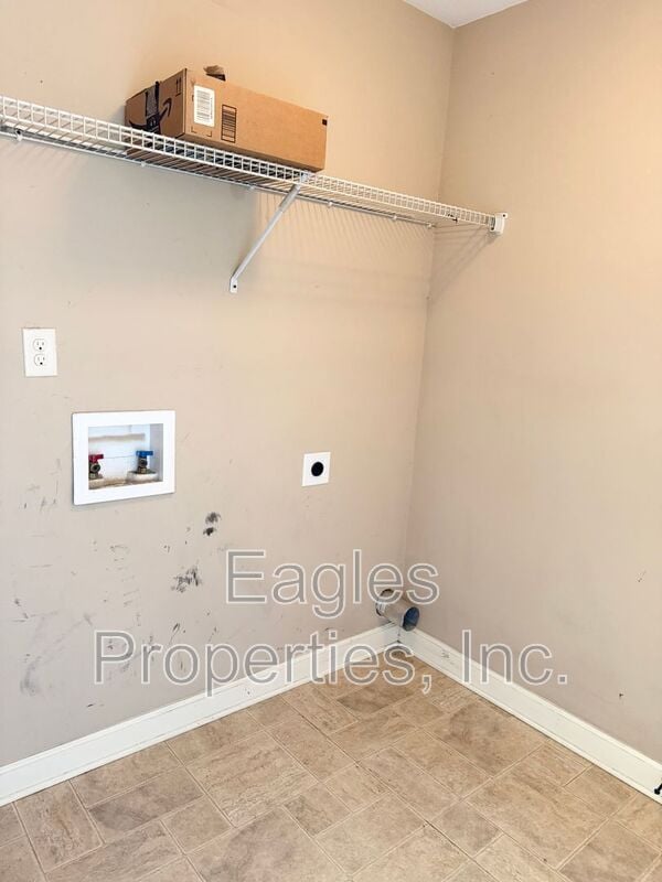 Building Photo - 312 Charlie Braswell Rd