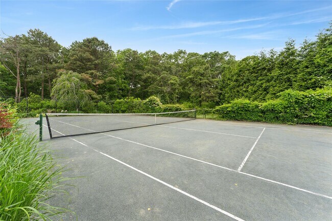 Building Photo - 12 Polo Grounds Ln