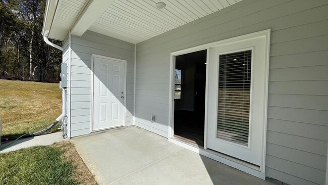 Building Photo - 2011 Widgeon Pt