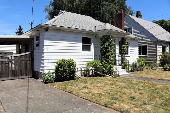 Building Photo - 3/1.5 Bungalow at historic Kenton Park!