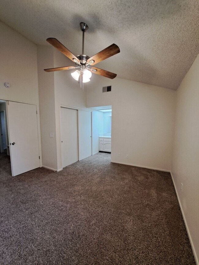 Building Photo - Stunning 2 Story Home with 3BR and a Backyard-Available Now!