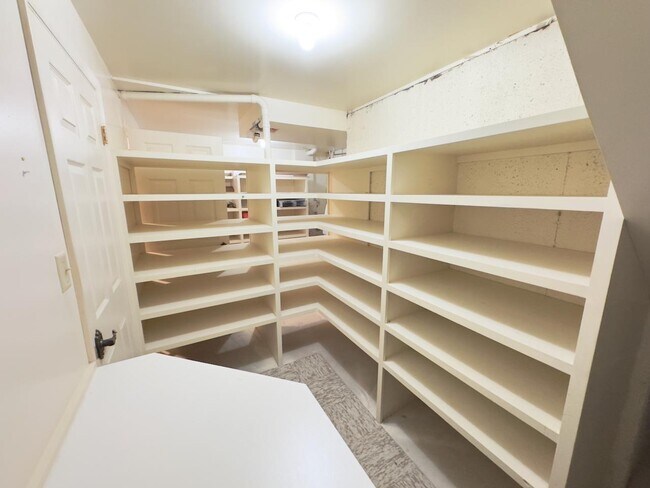 Building Photo - 3207 Apache Ln