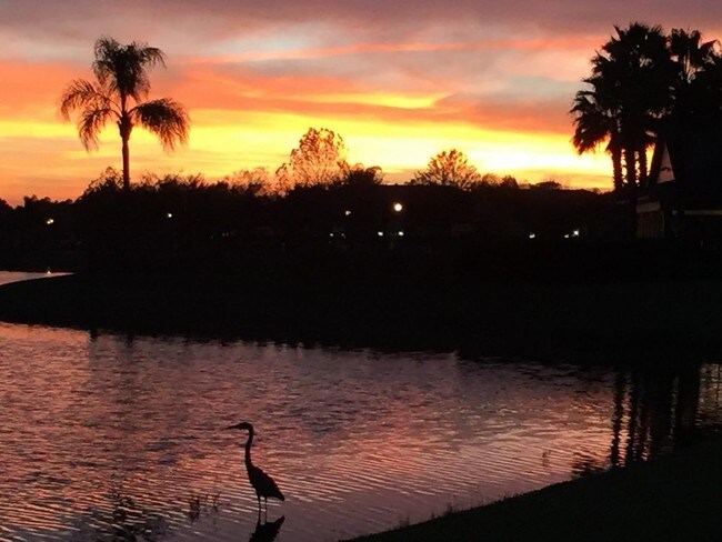 Building Photo - 4 Bed/2 Bath in Beacon Park