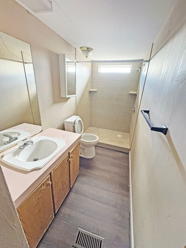 Building Photo - 3917 N Azotea St