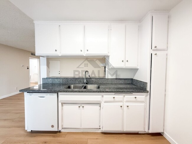 Building Photo - 13347 Victory Blvd