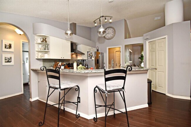 Building Photo - 302 Shadydale Ct