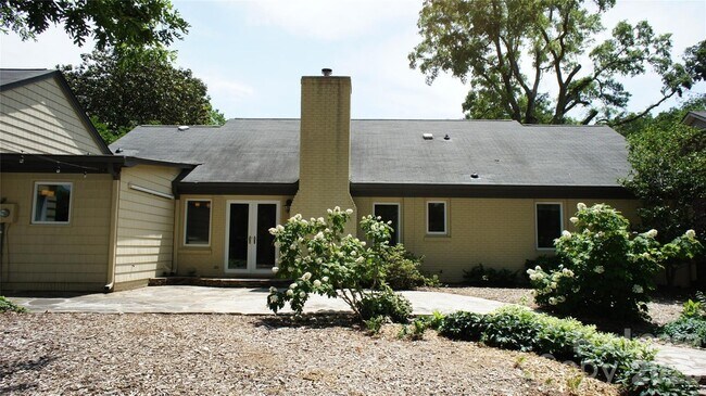 Building Photo - 4400 Woods End Ln