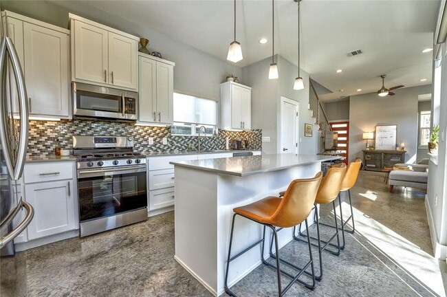 Building Photo - 6505 Porter St