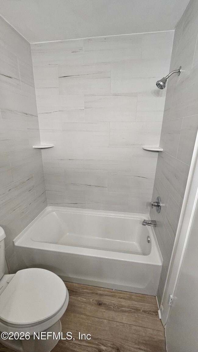 Building Photo - 820 Orchid St