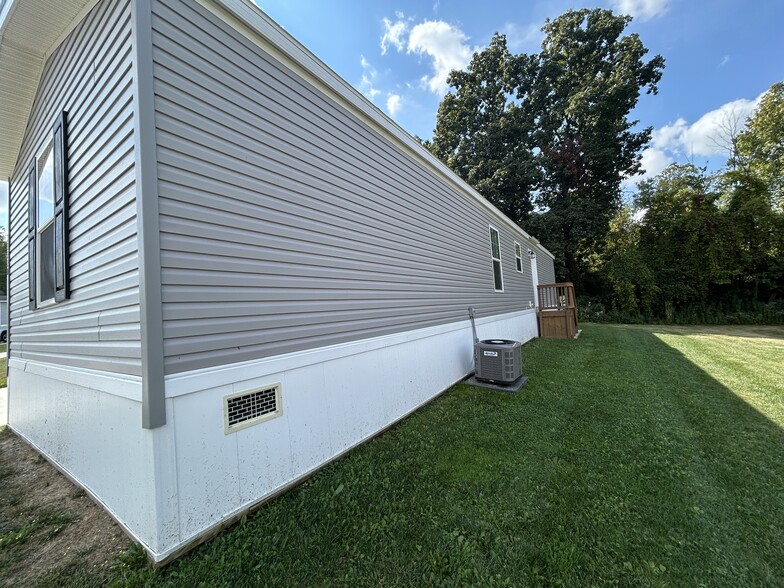 Building Photo - 11420 Oakgrove Dr