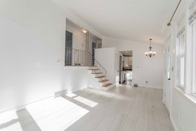 Building Photo - 16 Falconer Ave