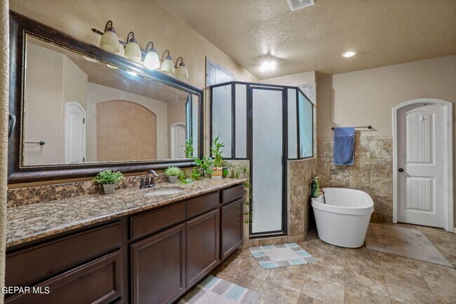 Building Photo - 3845 Tierra Campa Dr