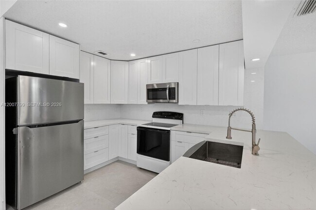 Building Photo - 4530 SW 143rd Pl