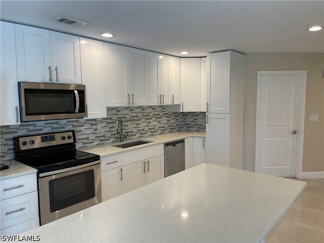 Building Photo - 255 Pine Valley Cir