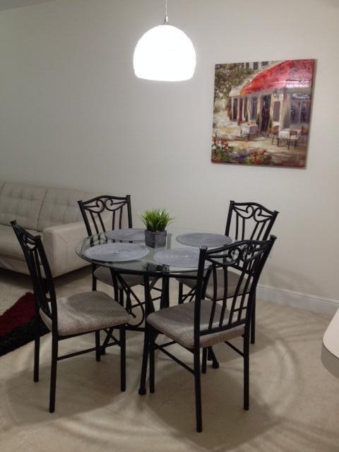 Building Photo - 630 S Sapodilla Ave