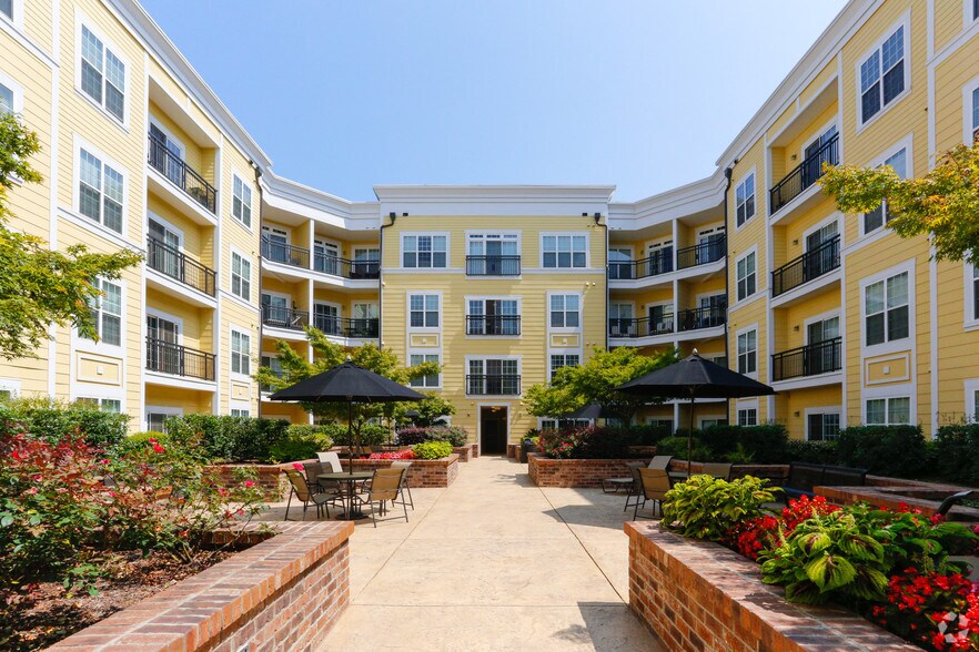 Ashley Square at SouthPark 4845 Ashley Park Ln Charlotte NC 28210