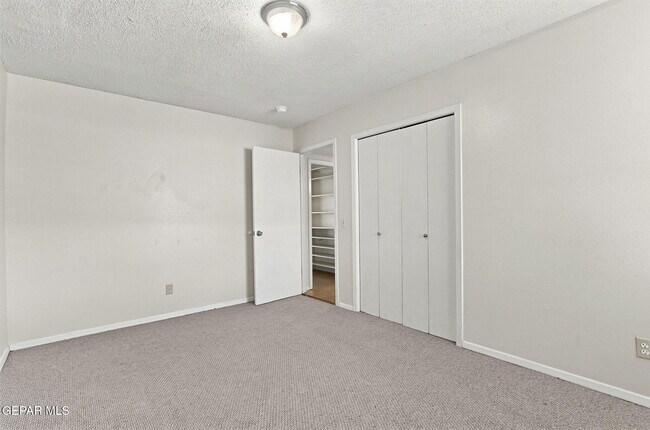 Building Photo - 6621 Mesa Grande Ave