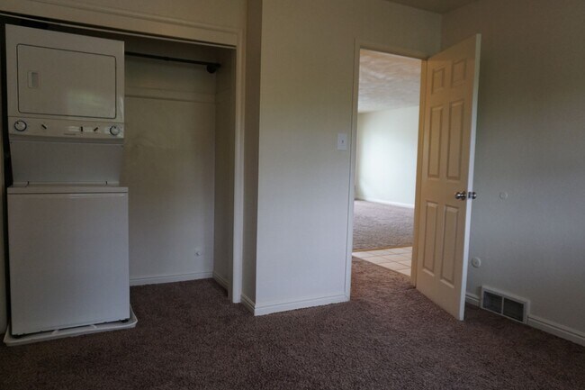 Building Photo - 2564 S 700 E