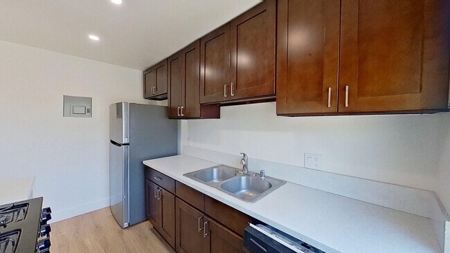 Building Photo - 1632 Picadilly Way