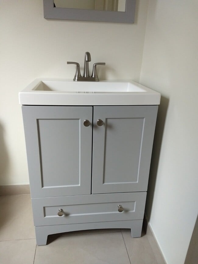 Building Photo - 7211 N Hearthstone Green Dr