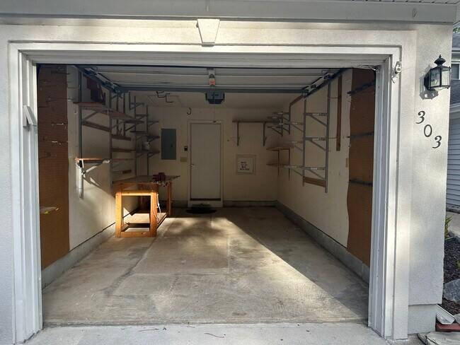 Building Photo - 303 Esplanade Pl