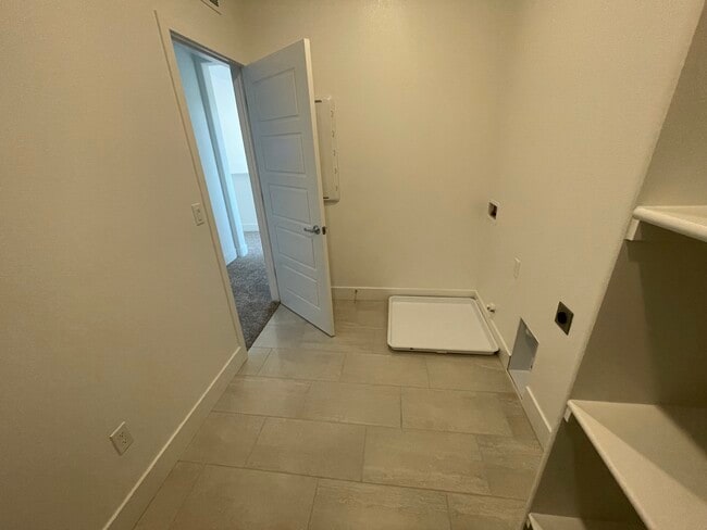 Building Photo - 4803 Lukella Dr