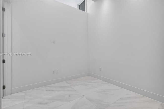 Building Photo - 3750 Yacht Club Dr