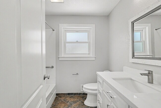 Building Photo - 3143 Shriver Dr