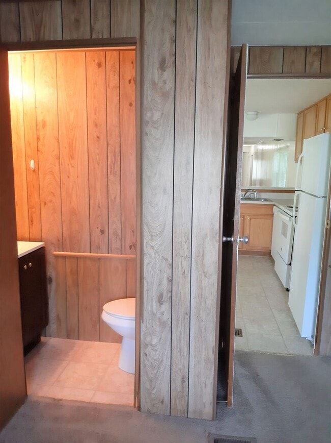 Building Photo - 3 Bedroom 1.5 Bath Mobile Home w/ Washer&D...