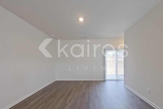 Building Photo - 2253 Banyon Cir