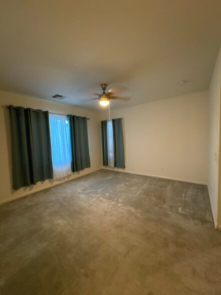 Building Photo - 652 S 202nd Dr